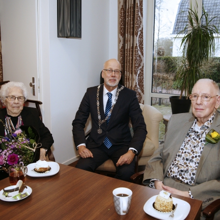 overzicht > Echtpaar Jaegermann geniet van 60-jarig huwelijksfeest
